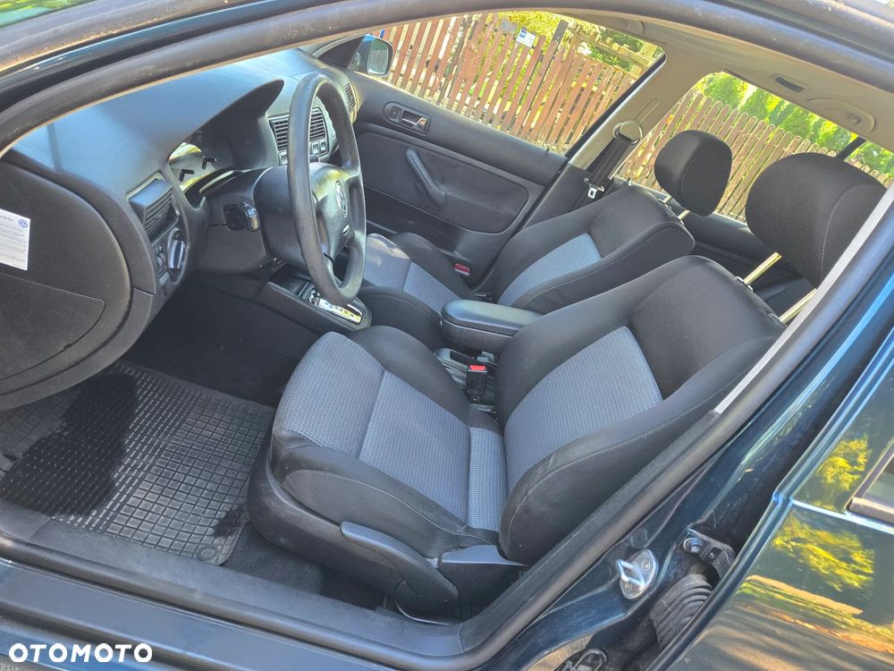 Volkswagen Golf - 11