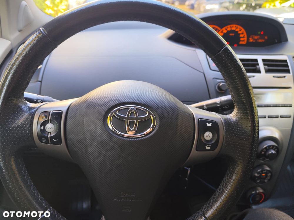 Toyota Yaris 1.33 VVT-i Sol - 17