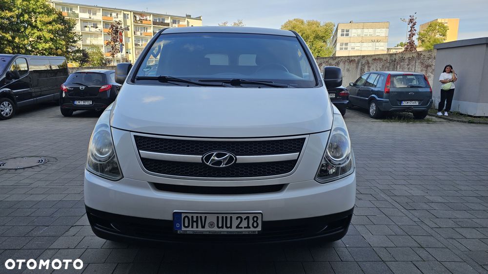 Hyundai H-1 - 2
