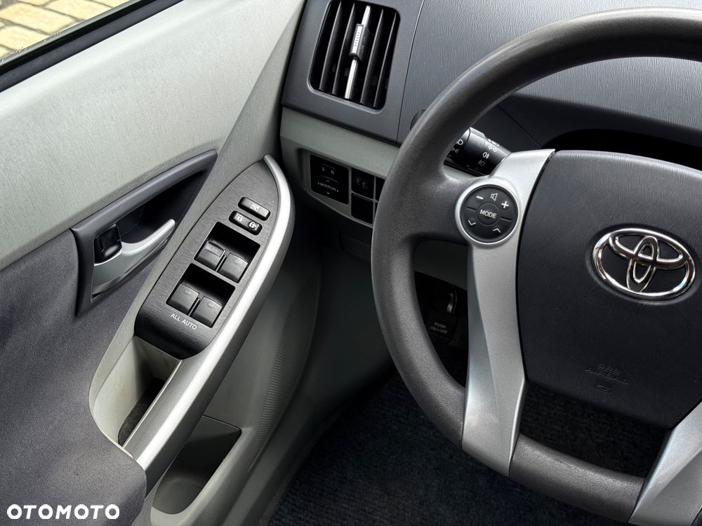 Toyota Prius 1.8 HSD Prestige - 15