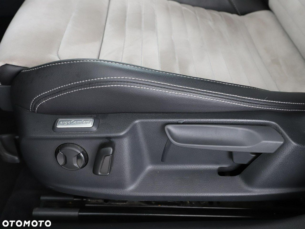 Volkswagen Passat Variant 1.4 TSI ACT (BlueMotion Technology) Highline - 33