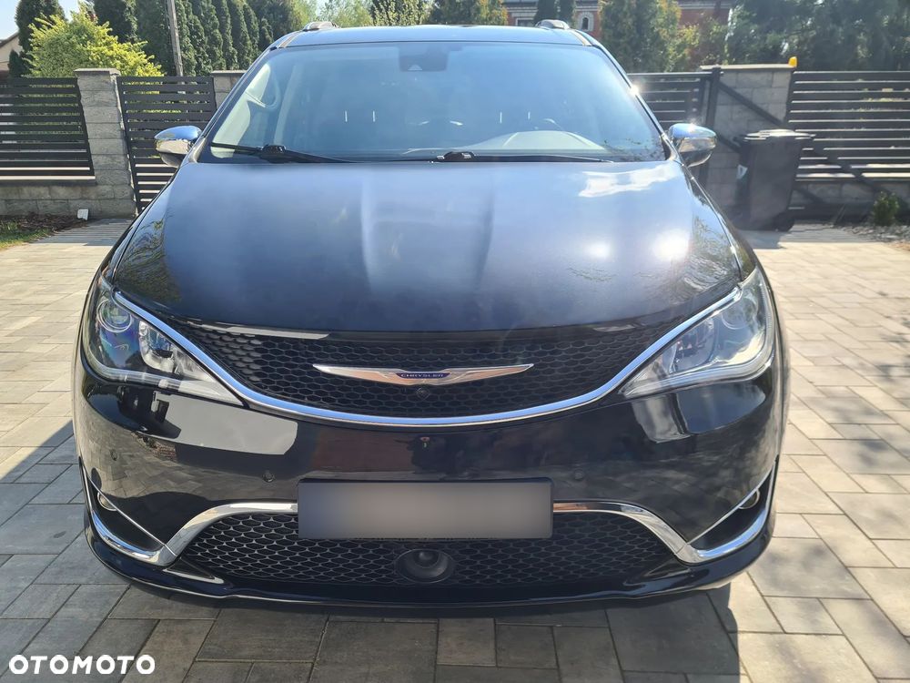Chrysler Pacifica - 16