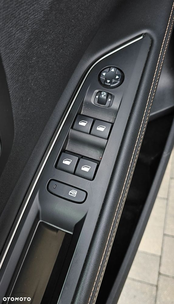 Peugeot 5008 - 19