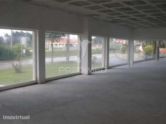 Loja Comercial com Garagem e Arrumos | Oliveira do Bairro - Grande imagem: 3/6