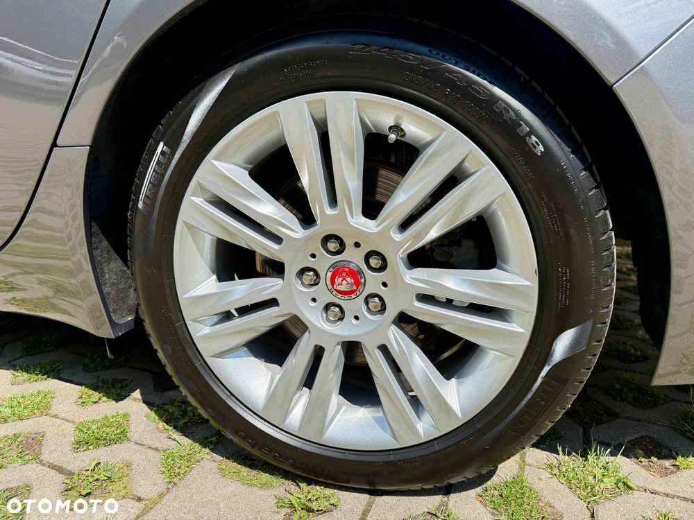Jaguar XF 2.0 D200 S - 13