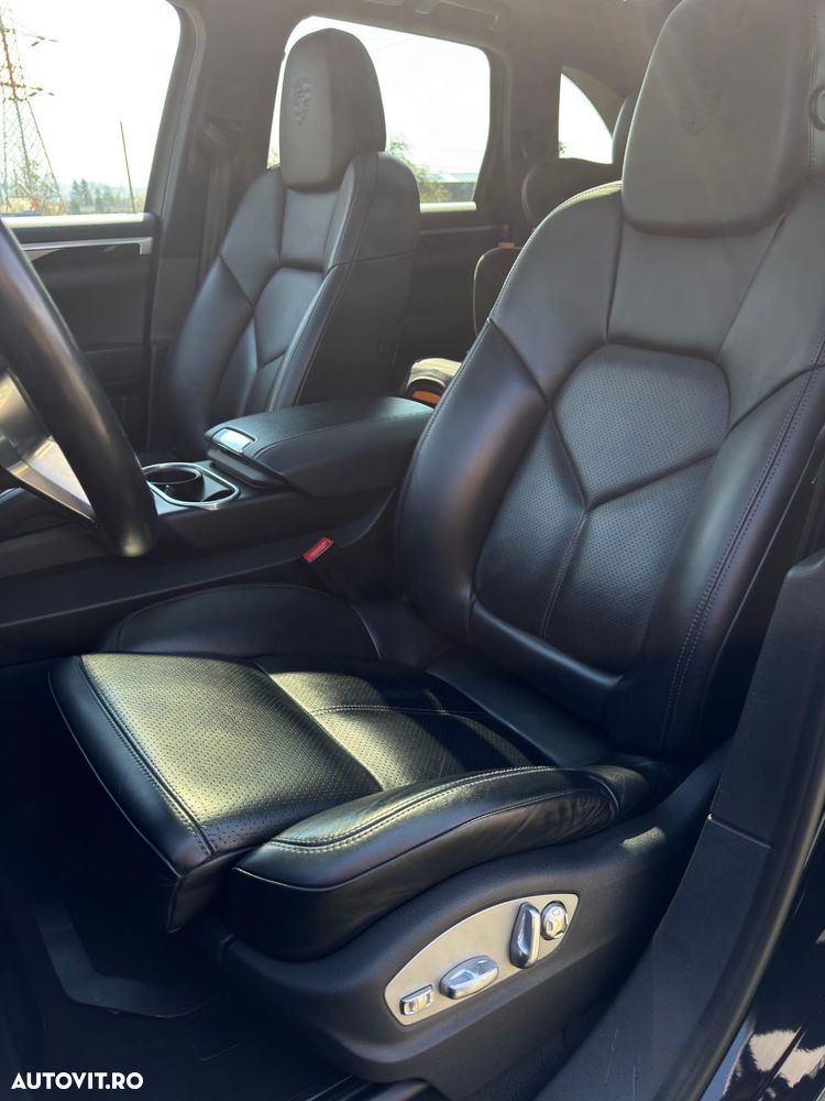 Porsche Cayenne Platinum Edition - 7