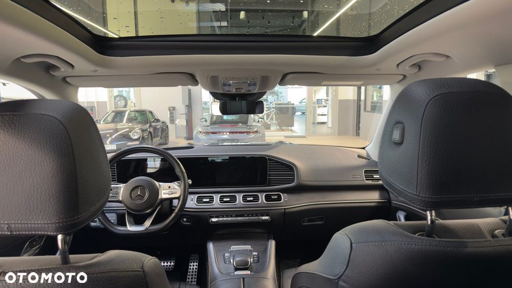 Mercedes-Benz GLS - 23