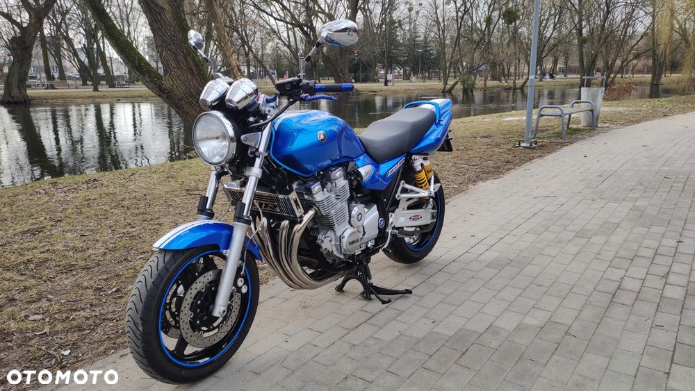 Yamaha XJR - 1