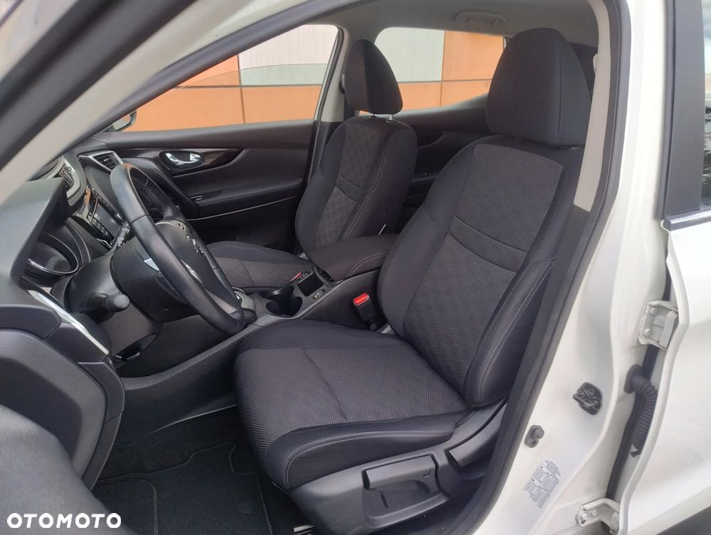 Nissan Qashqai 1.2 DIG-T Xtronic N-Vision - 9