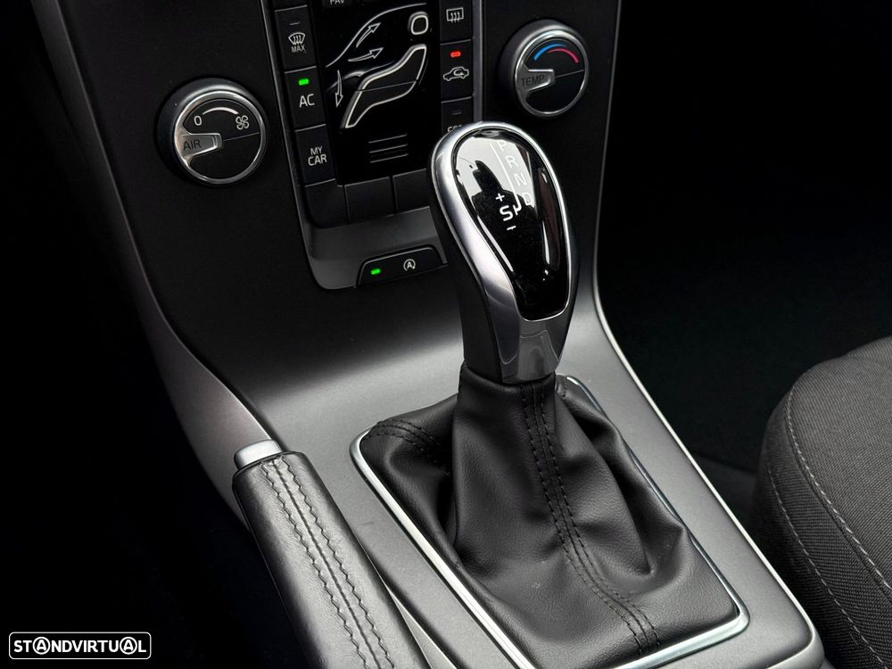 Volvo V40 1.5 T3 Sport Edition Geartronic - 18