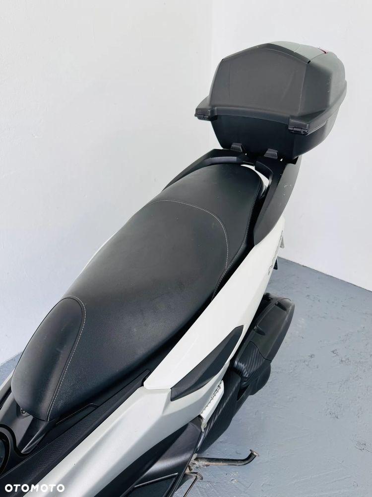 Yamaha NMAX - 10