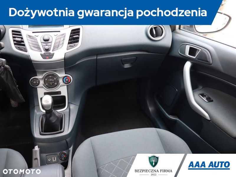 Ford Fiesta - 10