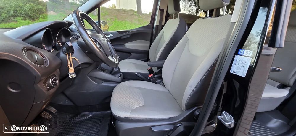 Ford Tourneo Courier 1.5 TDCi Titanium - 16