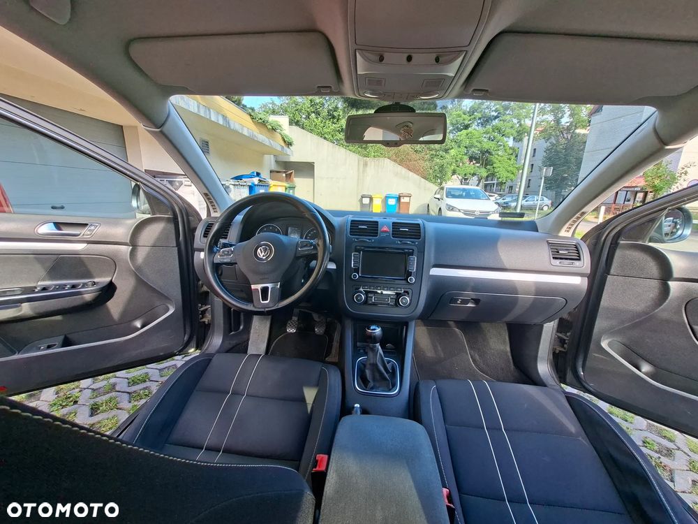 Volkswagen Jetta - 5