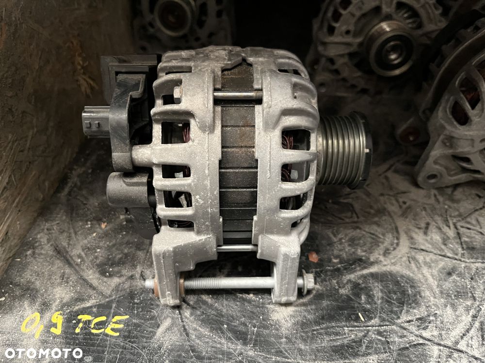 Alternator 0.9 TCE Renault Clio IV Captur 231006007R - 3