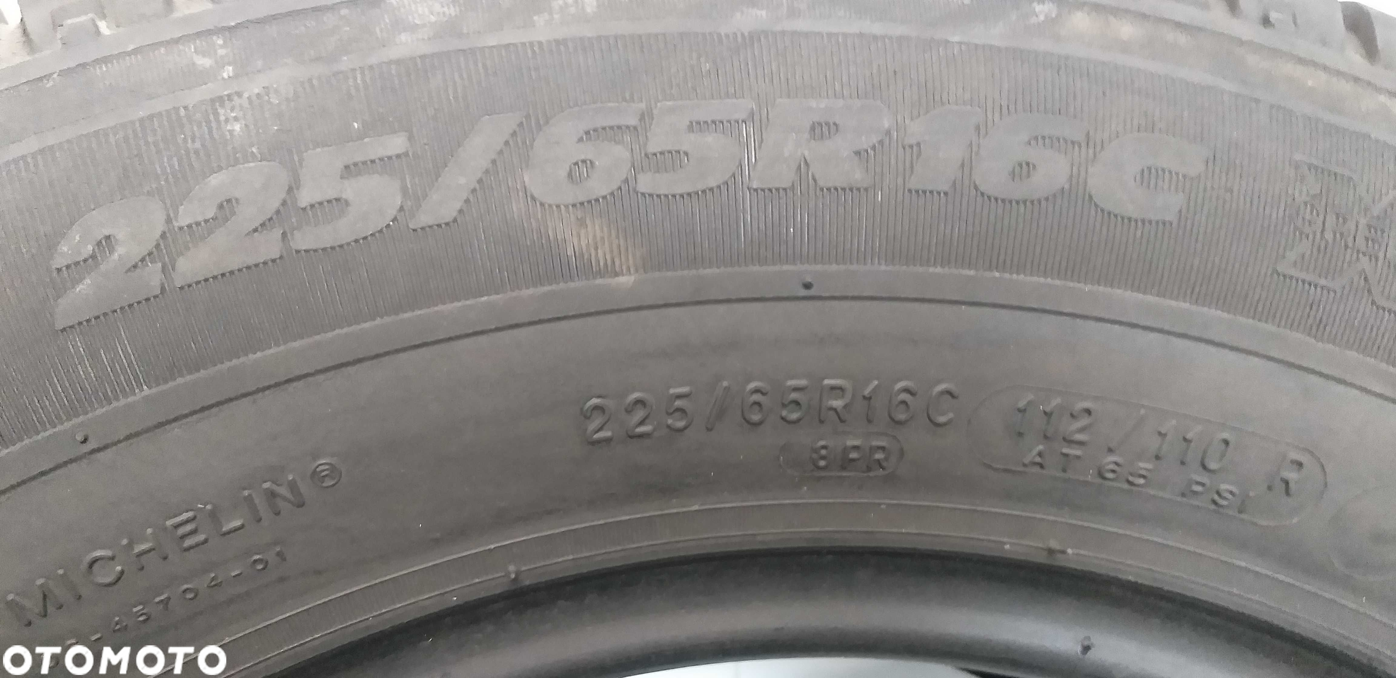 P562460M Para 225/65R16C Michelin Agilis dot 5218 - 6