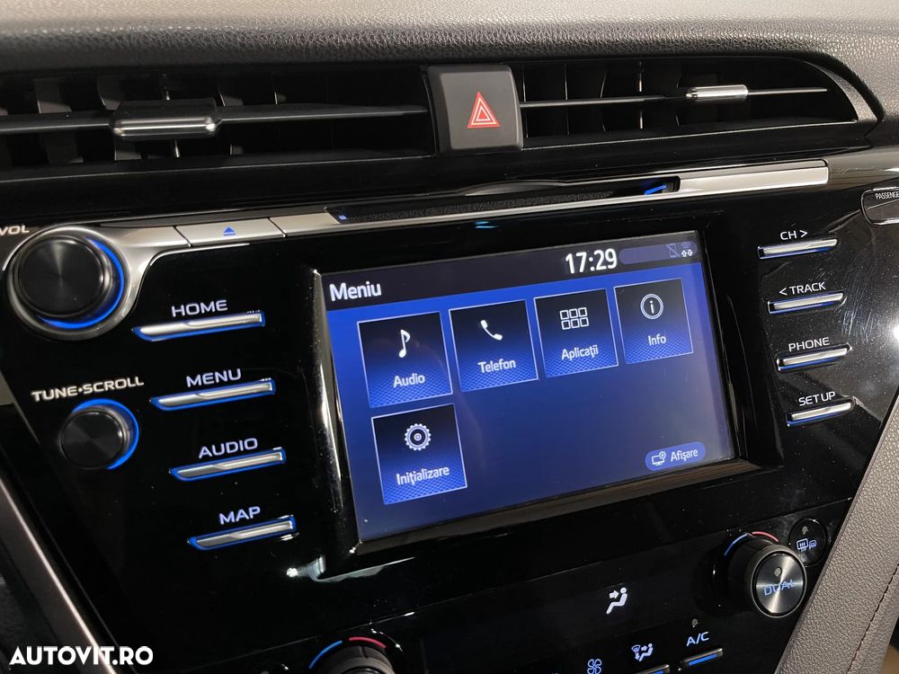 Toyota Camry 2.5 Hybrid Business - 15