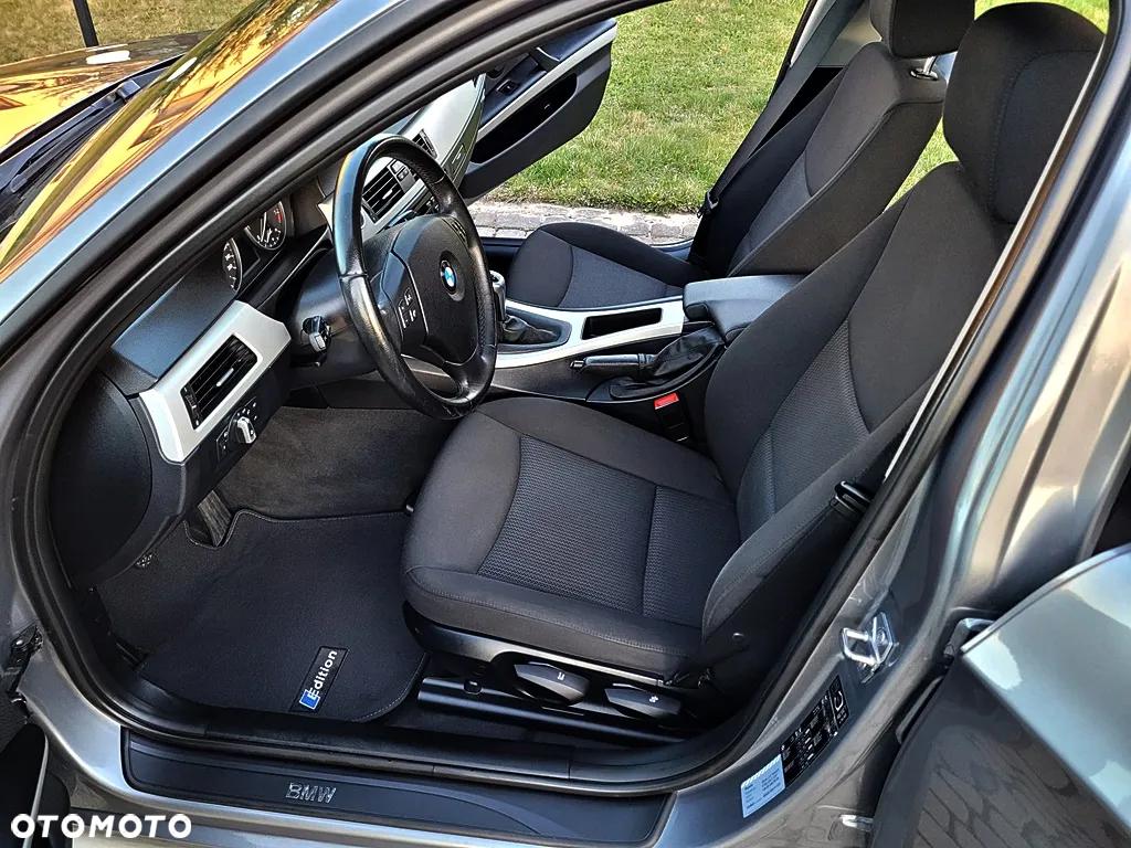 BMW Seria 3 320i - 21