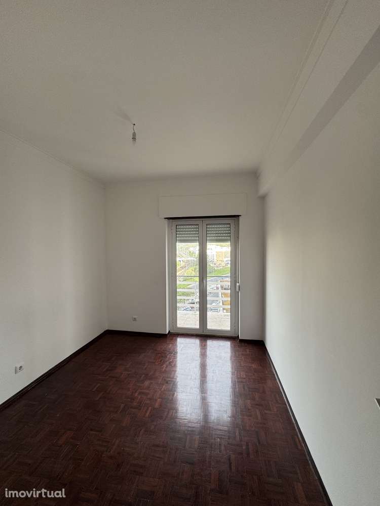 Apartamento T2 com varanda e elevador - Grande imagem: 4/7