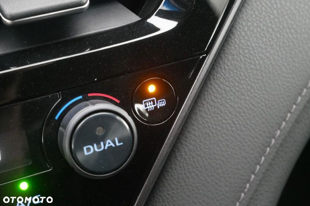 Toyota Camry 2.5 Hybrid Comfort CVT - 22