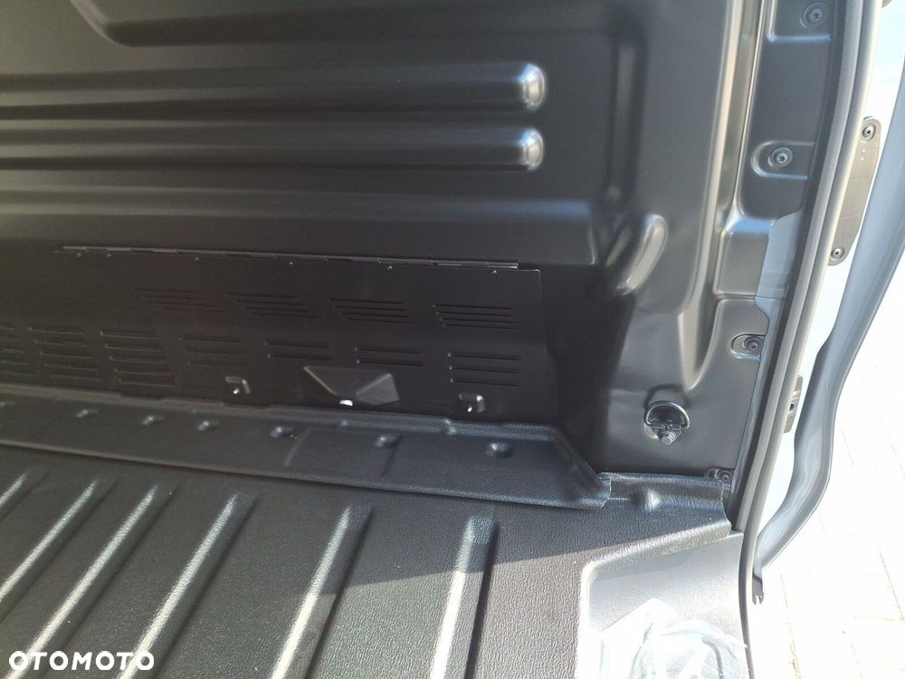 Volkswagen Transporter Furgon 2.0 TDI 4Motion 150 KM automat - 28