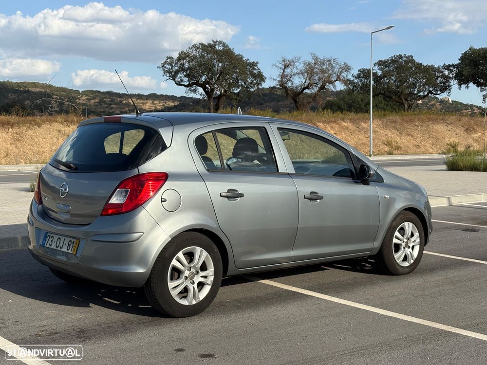 Opel Corsa 1.2 Go! FlexFuel - 8