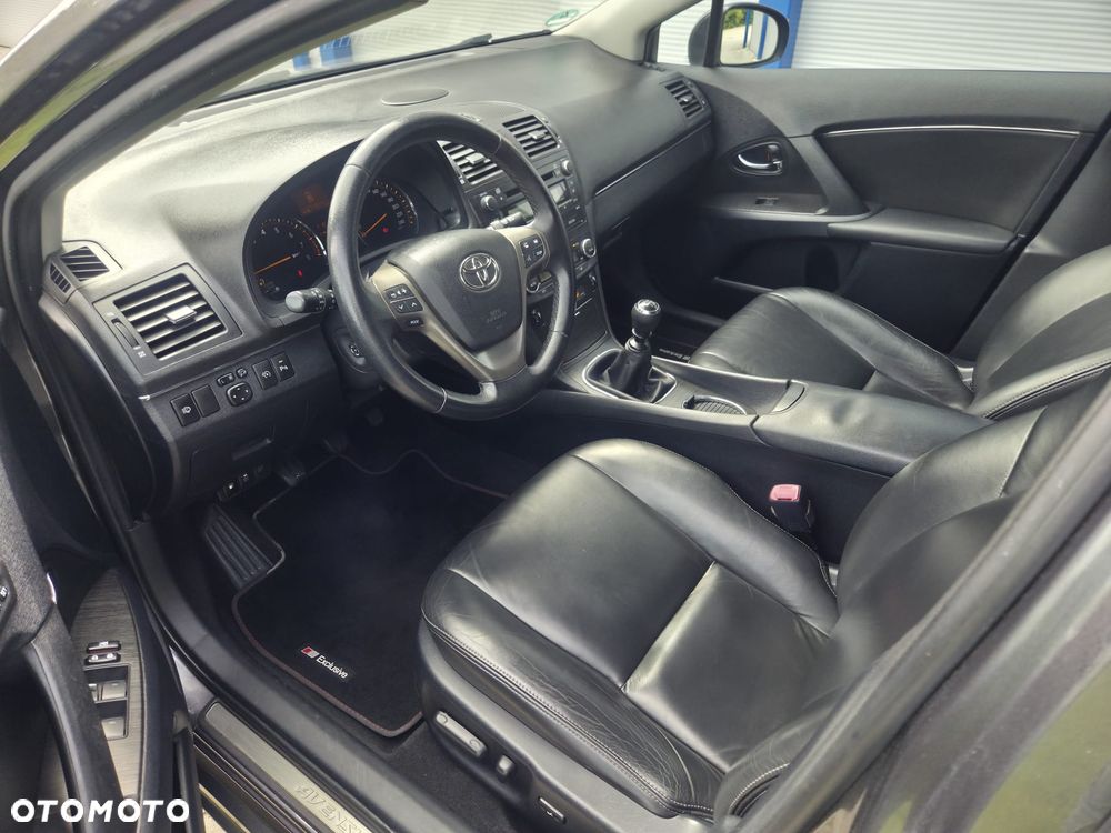 Toyota Avensis 2.0 Executive - 17