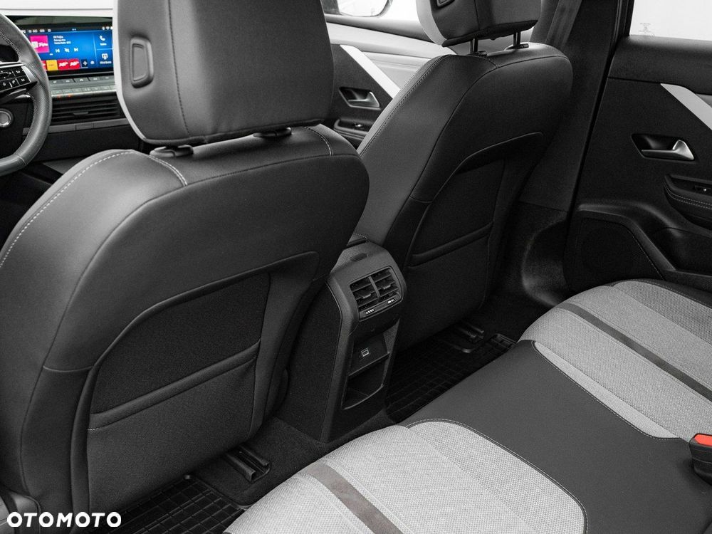 Opel Astra VI 1.2 T Elegance S&S - 24