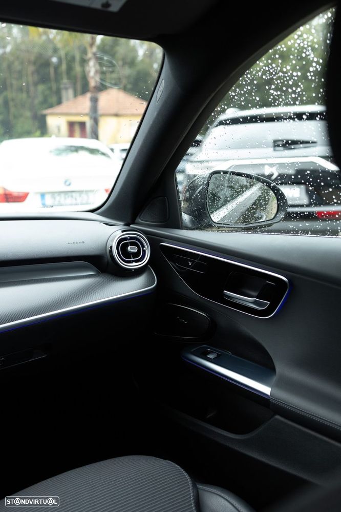 Mercedes-Benz C 300 e Avantgarde - 25