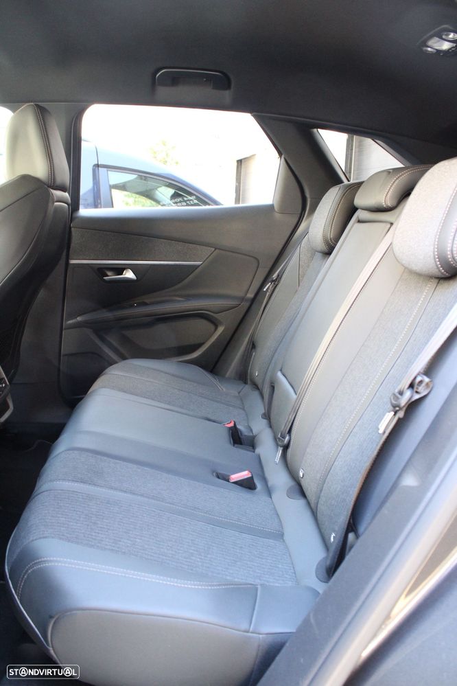Peugeot 3008 1.2 PureTech GT Line EAT8 - 32