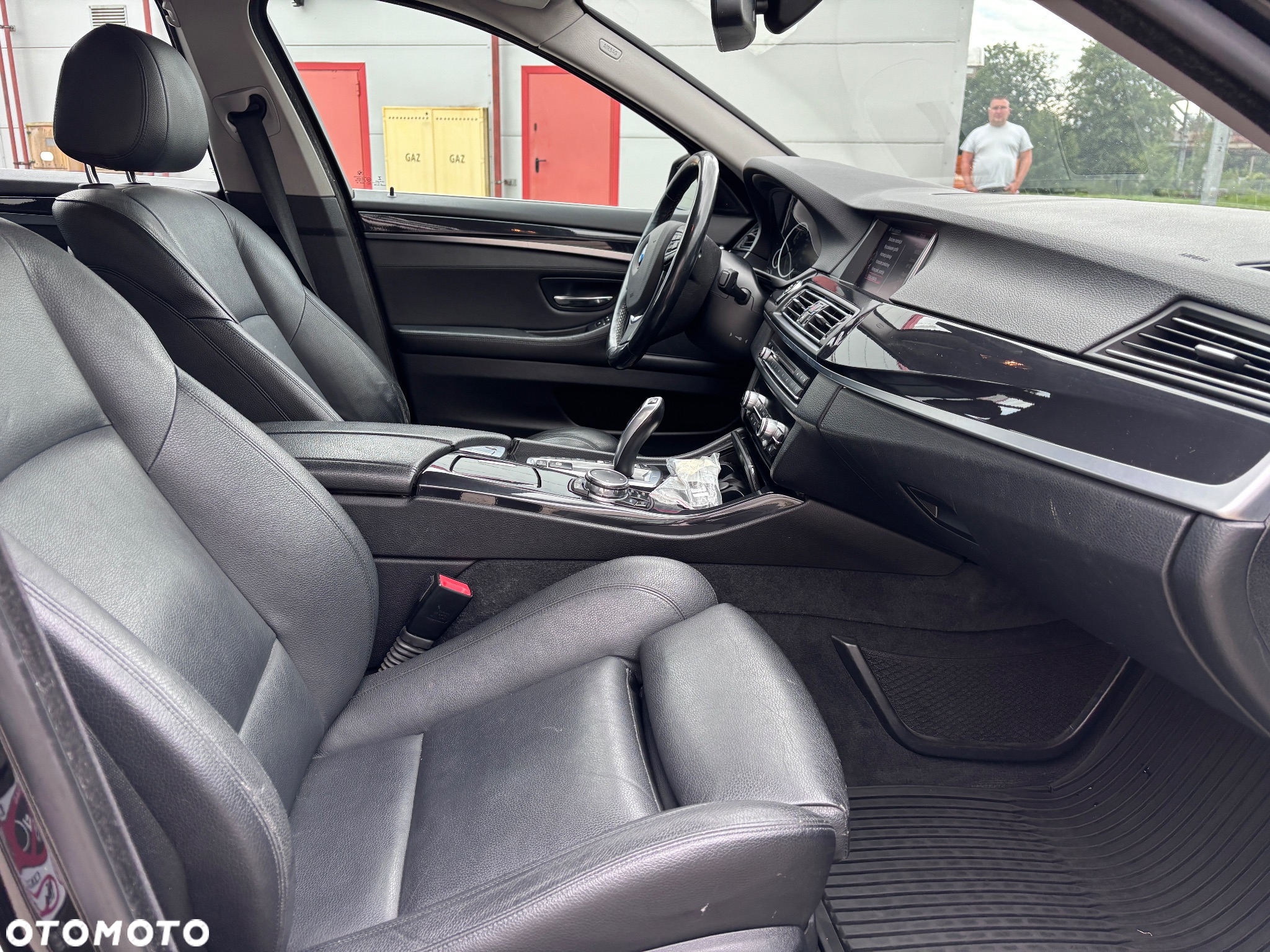 BMW Seria 5 520d xDrive - 32
