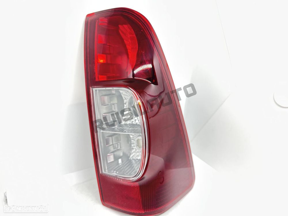 Farolim Trás Painel Direito 213-1929r-ue2 Isuzu D-max I [2006_2 - 1