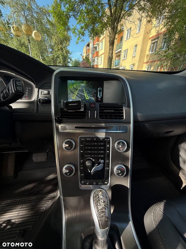 Volvo XC 60 T5 AWD Momentum - 9