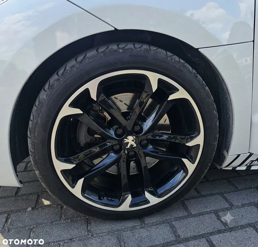 Peugeot RCZ - 9