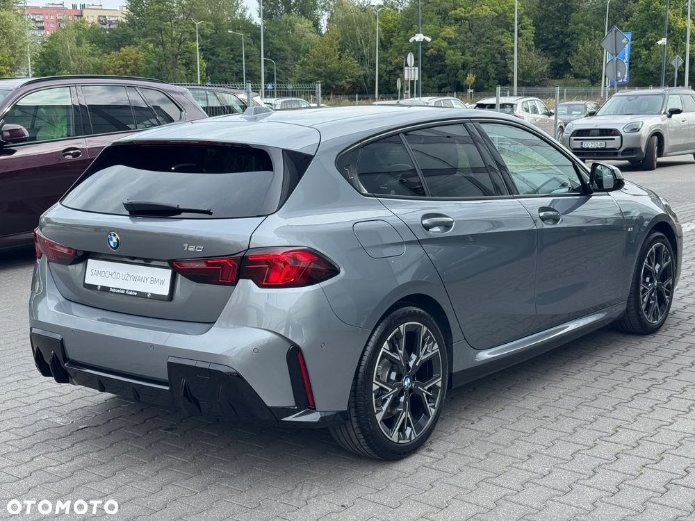 BMW Seria 1 120 mHEV - 26