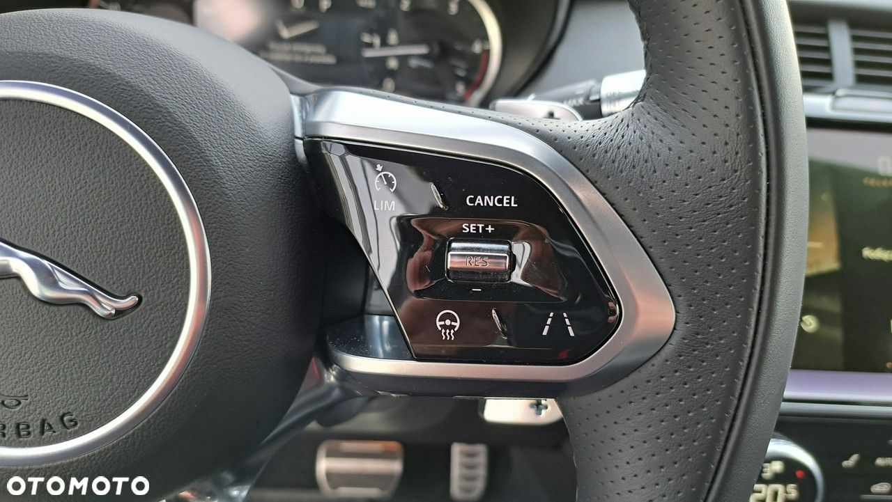 Jaguar E-Pace - 26