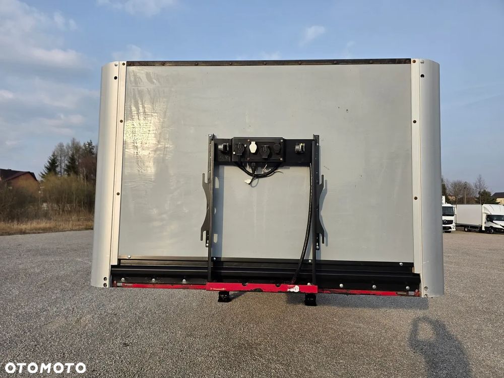 Wielton Platforma mega oś podnoszona - 7