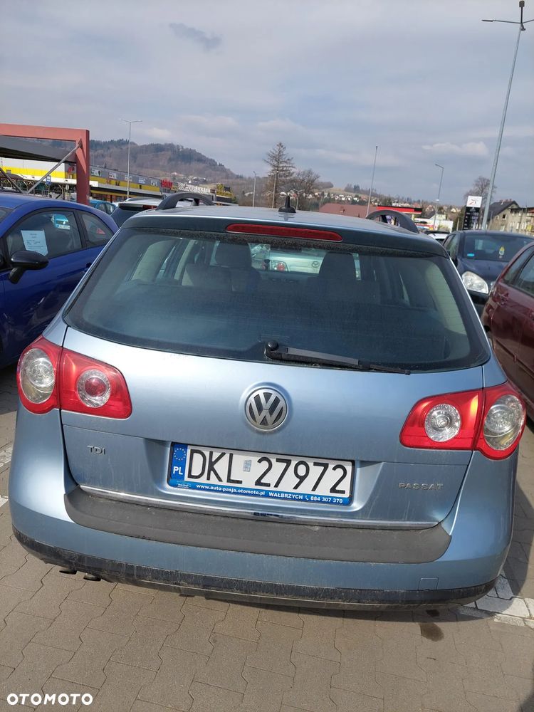 Volkswagen Passat - 4