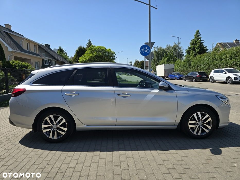 Hyundai i30 1.6 D Premium - 6