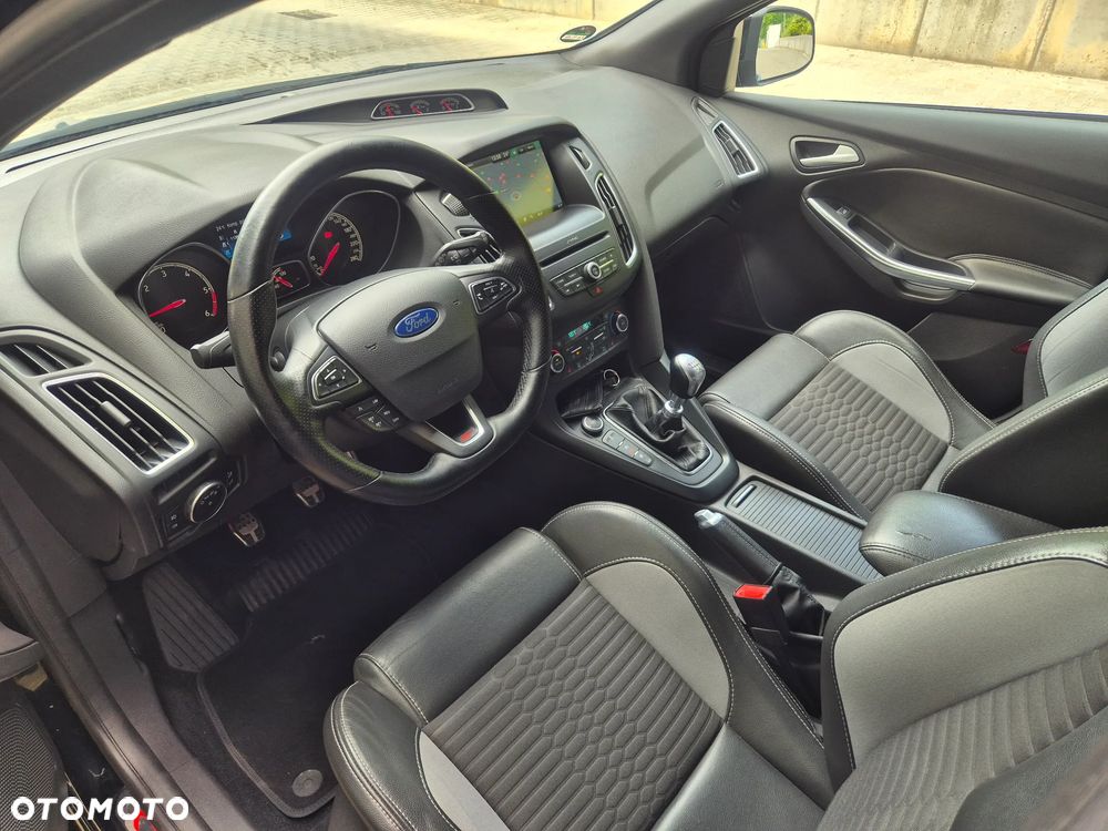 Ford Focus 2.0 TDCi ST mit Leder-Exclusiv-Paket - 5