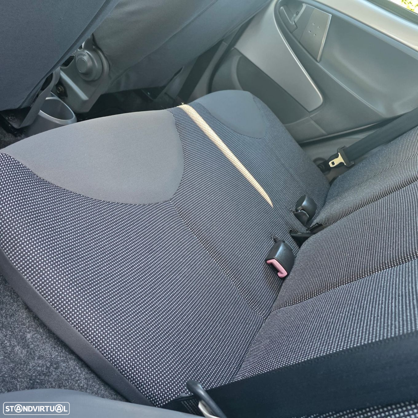 Peugeot 107 1.0 Trendy 2 Tronic - 23