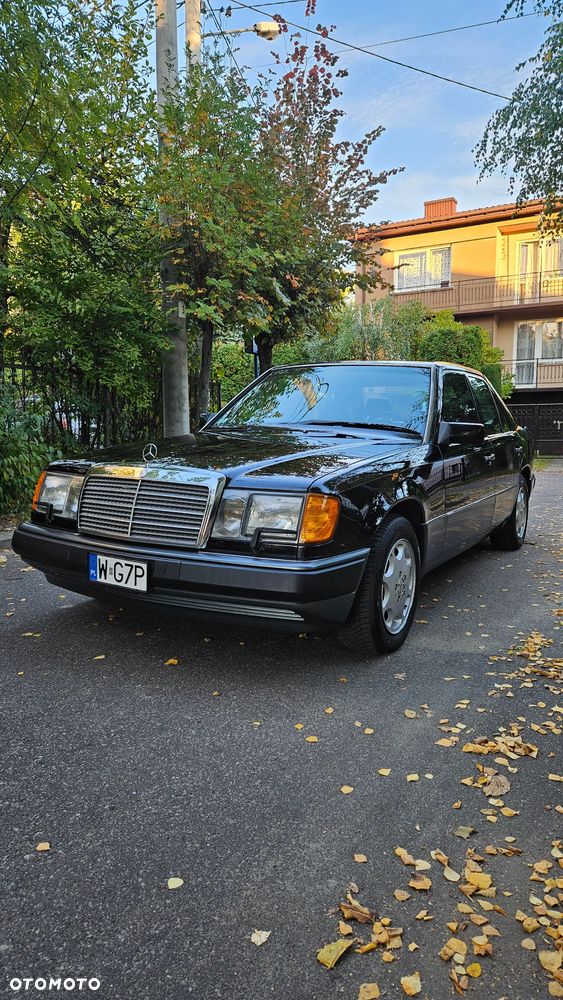Mercedes-Benz W124 1993 photo 2