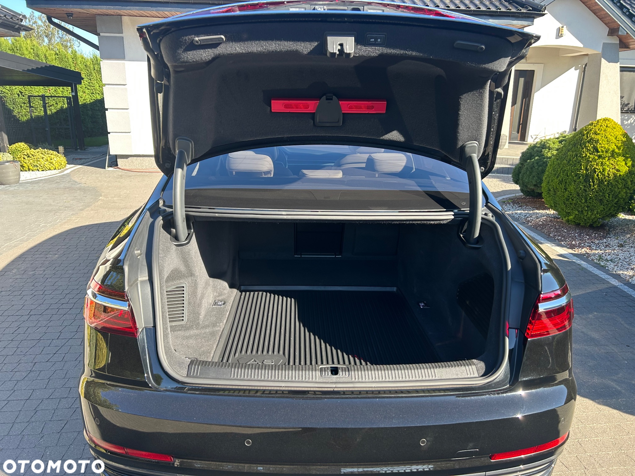 Audi A8 - 6