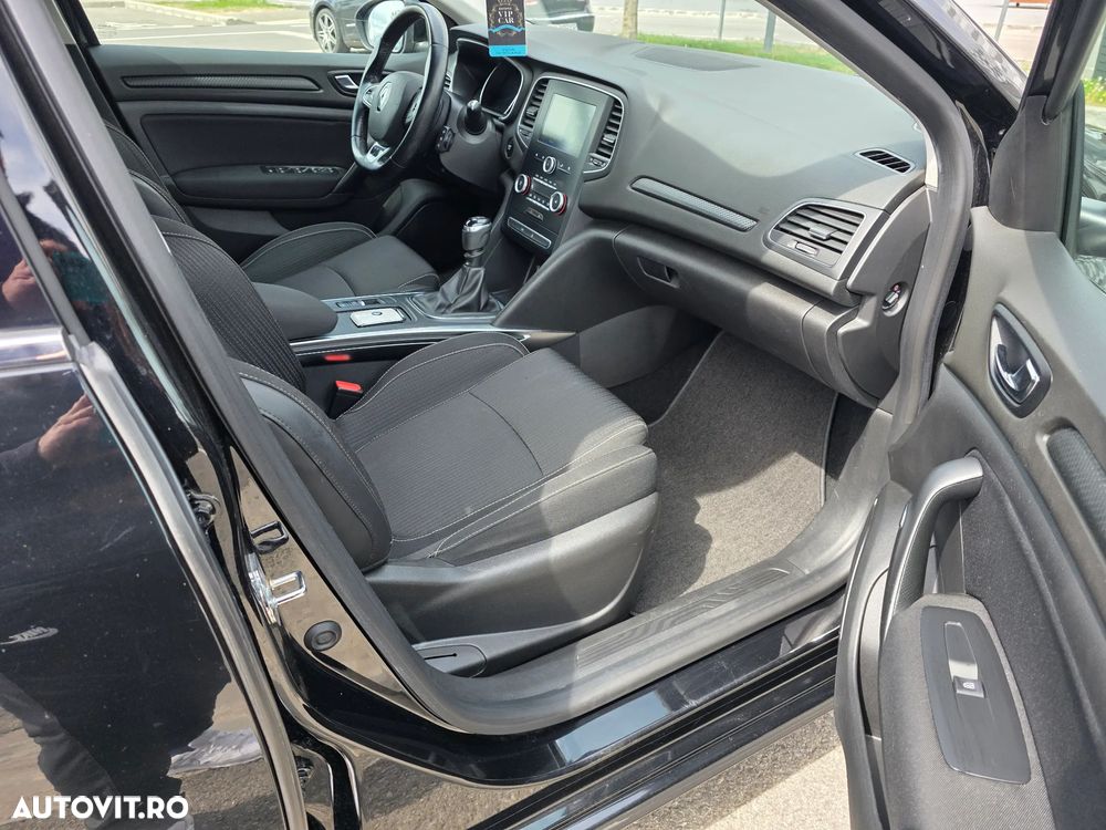 Renault Megane ENERGY TCe 130 Start & Stop Paris Business - 8