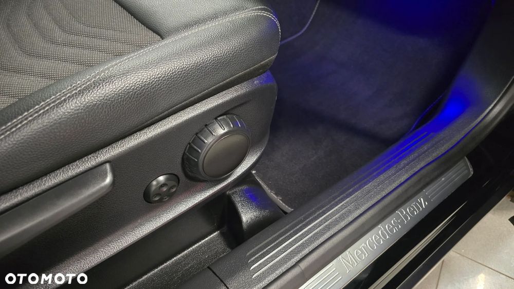 Mercedes-Benz GLB 200 d 8G-DCT AMG Line - 17