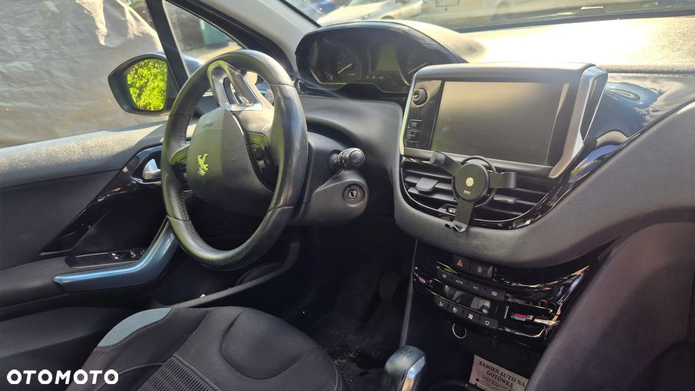 Peugeot 208 - 9