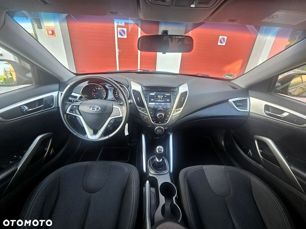 Hyundai Veloster - 27