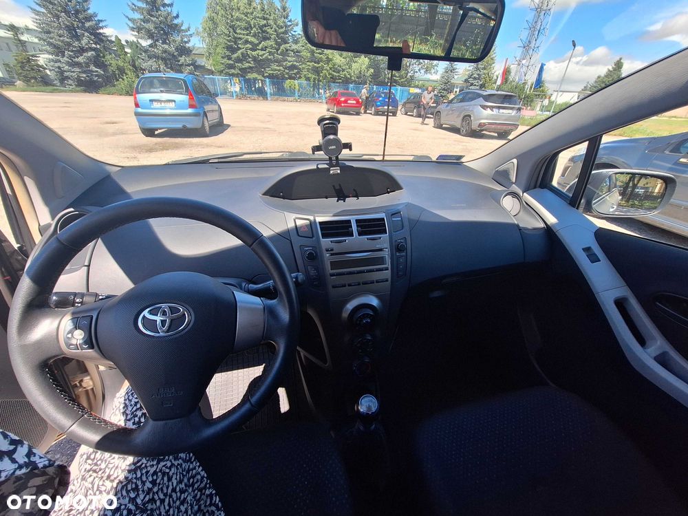 Toyota Yaris - 7