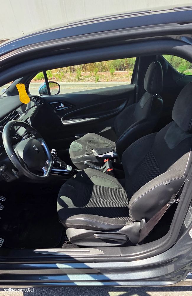 Citroën DS3 1.6 HDi Airdream Sport Chic - 12