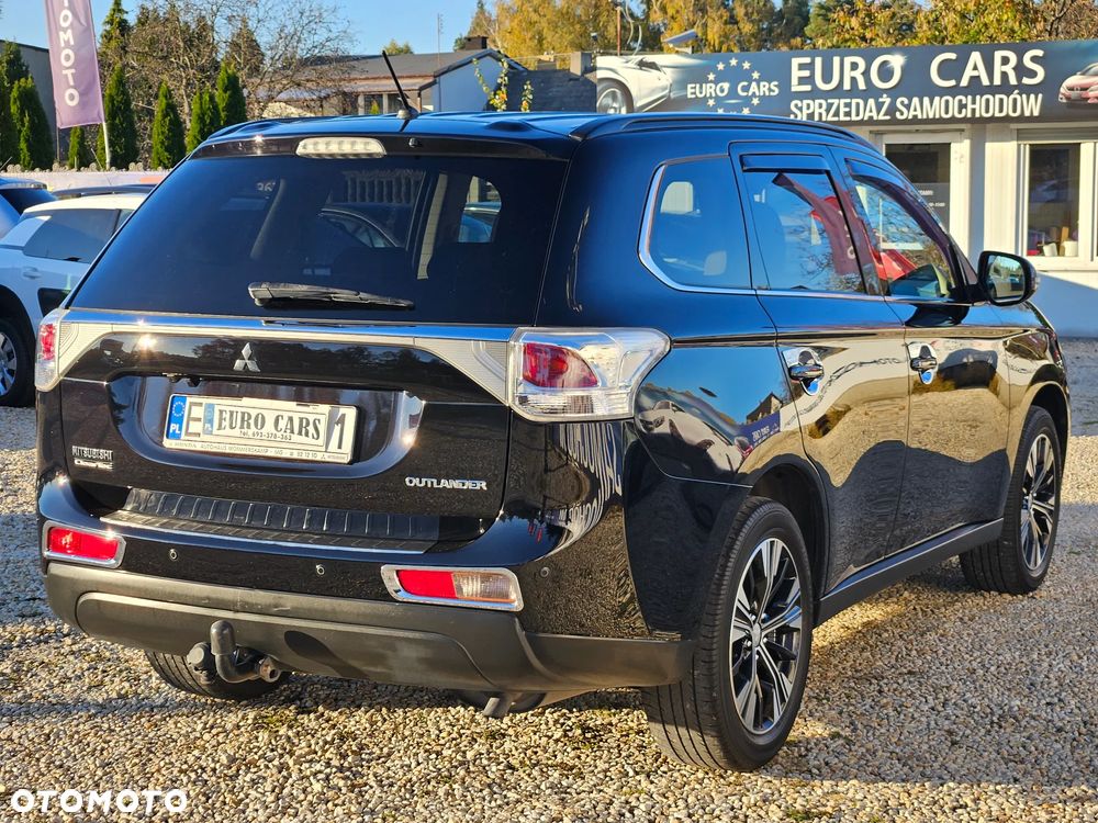 Mitsubishi Outlander 2.0 Invite + 2WD - 12